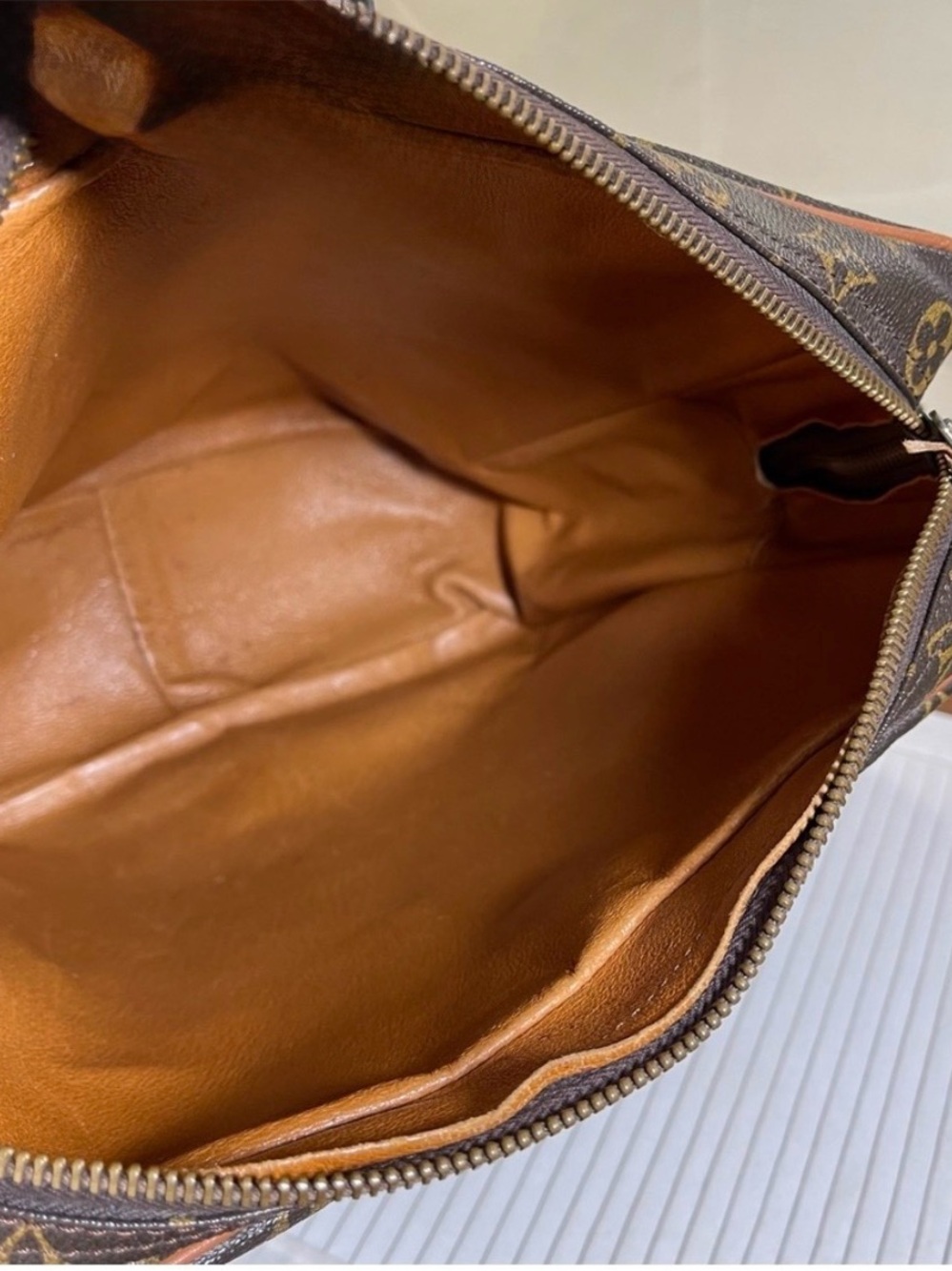 Louis Vuitton Marceau Monogram Vintage
Messenger Bag - Picture 3 of 3